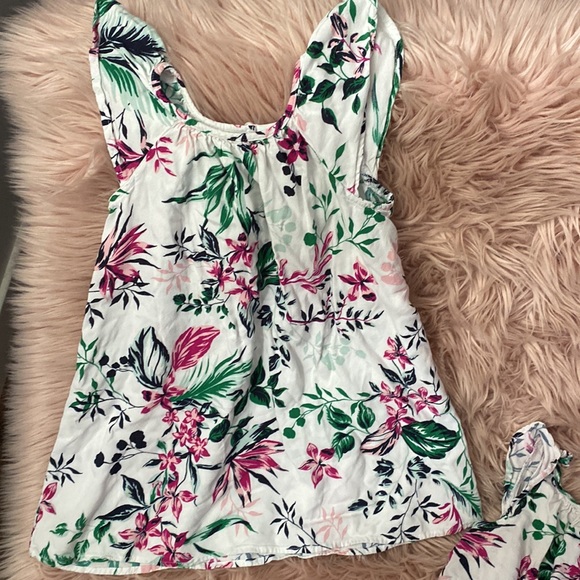 Matching Sister Outfits - Picture 2 of 3